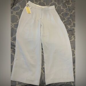 Aritzia Wilfred Effortless Crop Trousers in Frozen Grey. Size 6 new with tags